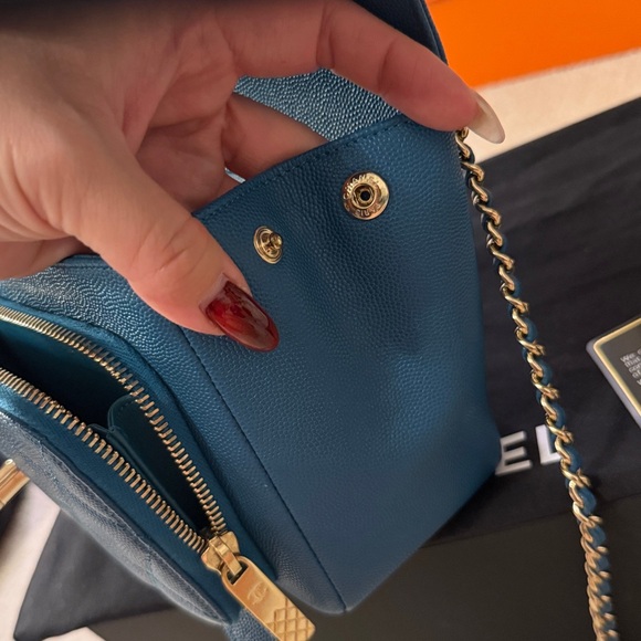 CHANEL Teal Caviar Quilted Small Business Affinity Flap Bag - Picture 12 of 16